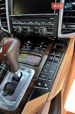 Позашляховик / Кросовер Porsche Cayenne 2012 в 