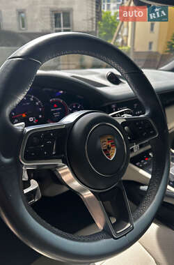 Внедорожник / Кроссовер Porsche Cayenne 2019 в 