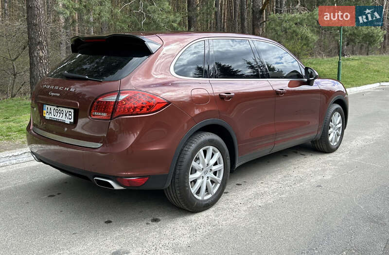 Позашляховик / Кросовер Porsche Cayenne 2011 в Києві