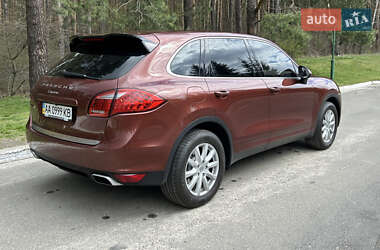 Внедорожник / Кроссовер Porsche Cayenne 2011 в 
