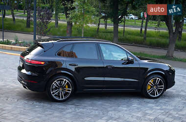 Позашляховик / Кросовер Porsche Cayenne 2018 в 