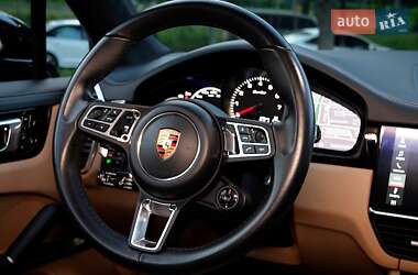 Позашляховик / Кросовер Porsche Cayenne 2018 в 