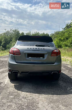 Позашляховик / Кросовер Porsche Cayenne 2011 в 