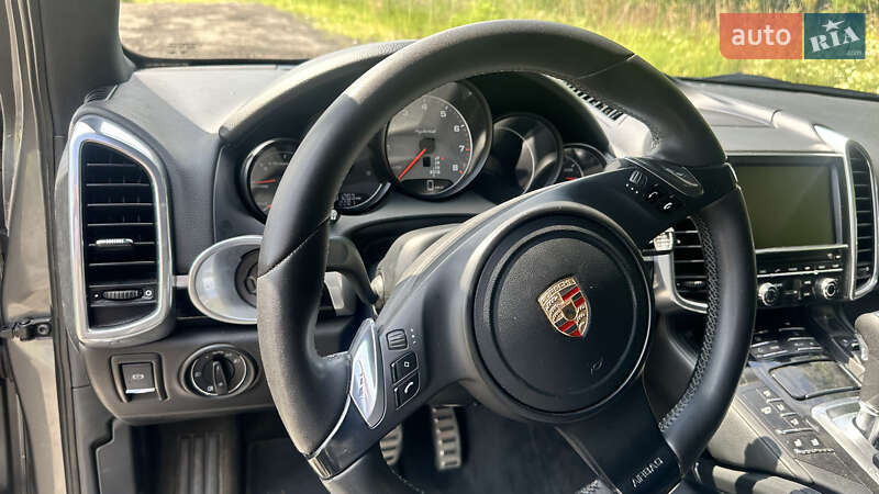 Позашляховик / Кросовер Porsche Cayenne 2011 в Чернігові