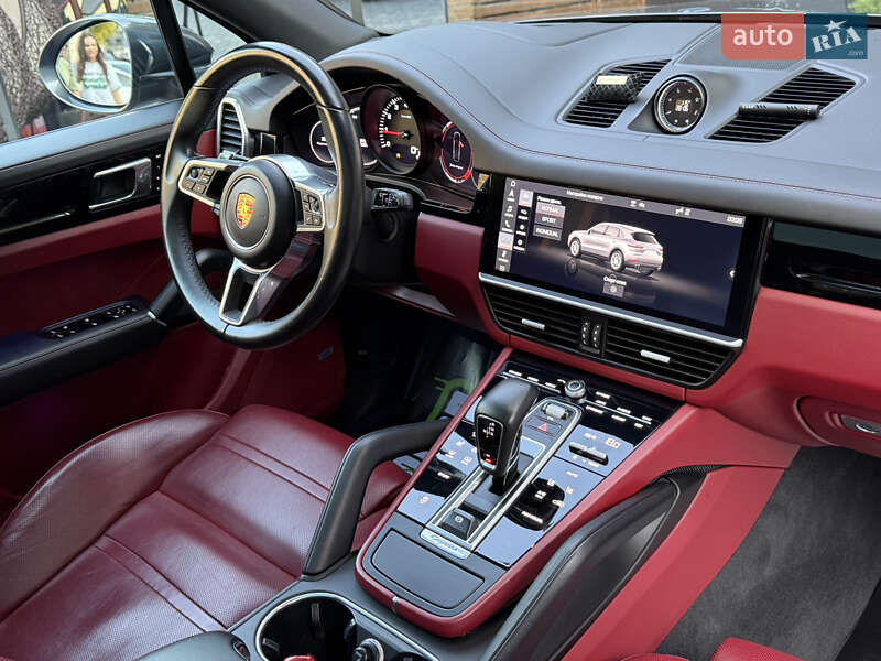Внедорожник / Кроссовер Porsche Cayenne 2019 в Киеве