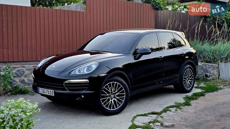 Позашляховик / Кросовер Porsche Cayenne 2011 в 
