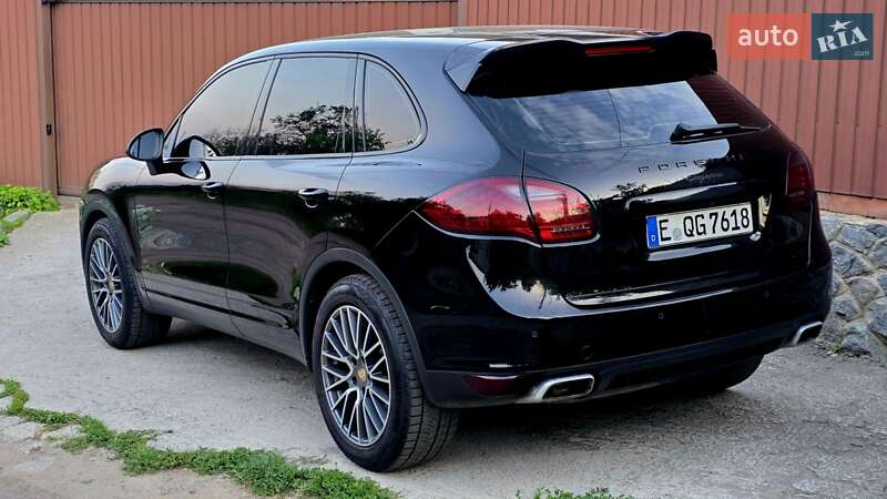Внедорожник / Кроссовер Porsche Cayenne 2011 в Полтаве