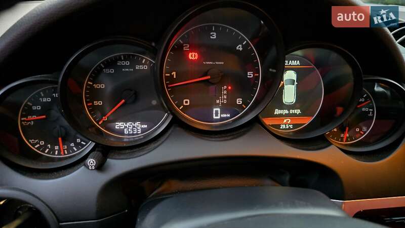 Внедорожник / Кроссовер Porsche Cayenne 2011 в Полтаве