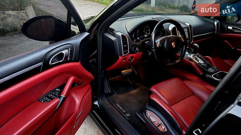 Внедорожник / Кроссовер Porsche Cayenne 2011 в Полтаве