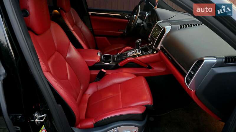 Внедорожник / Кроссовер Porsche Cayenne 2011 в Полтаве