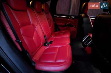 Позашляховик / Кросовер Porsche Cayenne 2011 в 