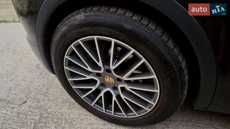 Внедорожник / Кроссовер Porsche Cayenne 2011 в Полтаве