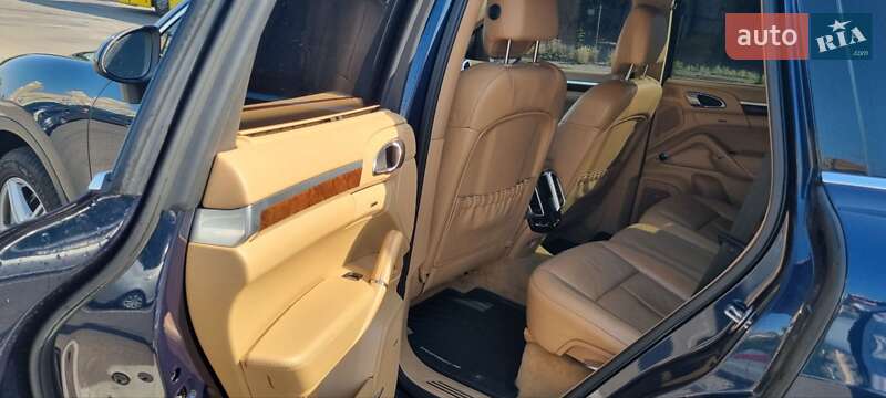 Внедорожник / Кроссовер Porsche Cayenne 2011 в Киеве