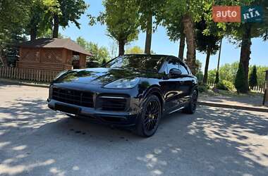 Внедорожник / Кроссовер Porsche Cayenne 2021 в 