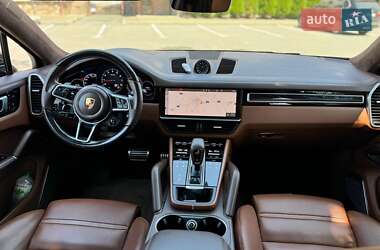 Внедорожник / Кроссовер Porsche Cayenne 2021 в 