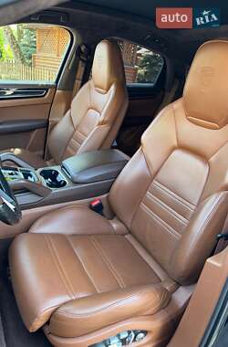 Внедорожник / Кроссовер Porsche Cayenne 2021 в 