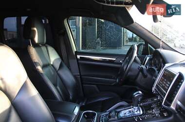 Позашляховик / Кросовер Porsche Cayenne 2011 в 