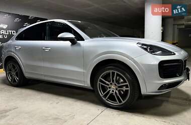 Внедорожник / Кроссовер Porsche Cayenne 2021 в 