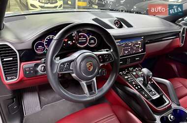 Внедорожник / Кроссовер Porsche Cayenne 2021 в 