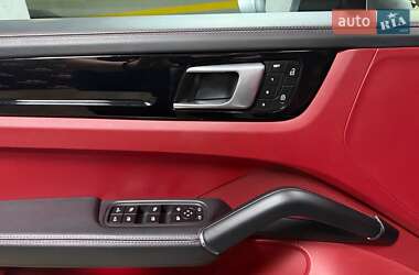 Внедорожник / Кроссовер Porsche Cayenne 2021 в 