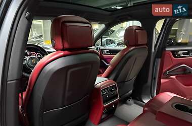 Внедорожник / Кроссовер Porsche Cayenne 2021 в 