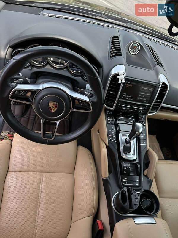 Внедорожник / Кроссовер Porsche Cayenne 2015 в Полтаве