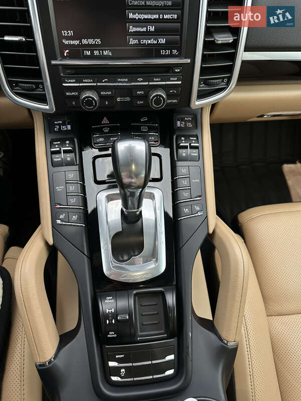 Внедорожник / Кроссовер Porsche Cayenne 2015 в Полтаве