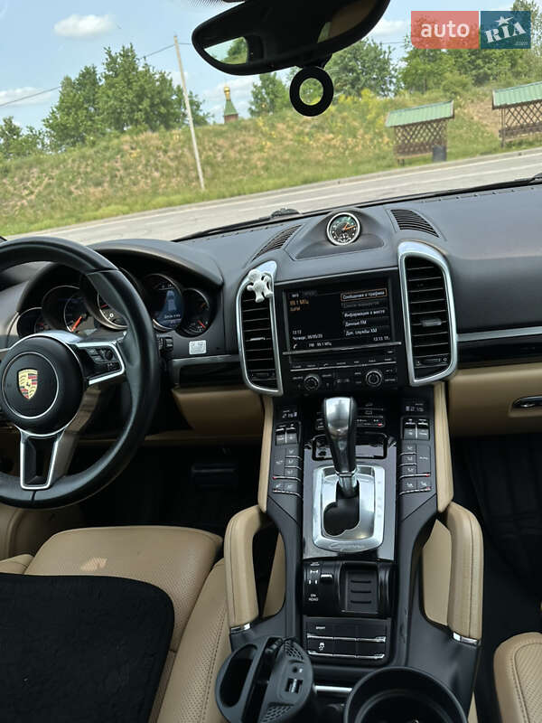 Внедорожник / Кроссовер Porsche Cayenne 2015 в Полтаве
