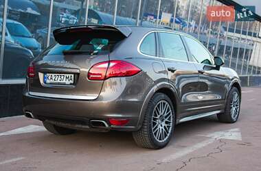 Позашляховик / Кросовер Porsche Cayenne 2013 в 