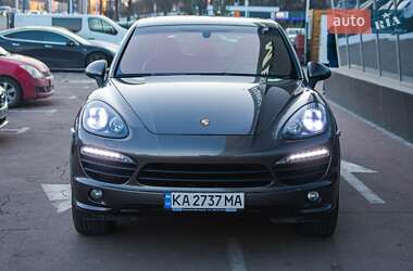 Позашляховик / Кросовер Porsche Cayenne 2013 в 