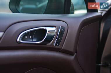 Позашляховик / Кросовер Porsche Cayenne 2013 в 