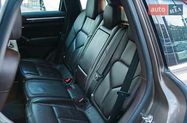 Позашляховик / Кросовер Porsche Cayenne 2013 в 