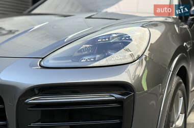 Позашляховик / Кросовер Porsche Cayenne 2022 в 