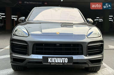 Позашляховик / Кросовер Porsche Cayenne 2022 в 