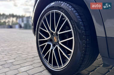 Позашляховик / Кросовер Porsche Cayenne 2019 в 