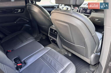 Позашляховик / Кросовер Porsche Cayenne 2019 в 