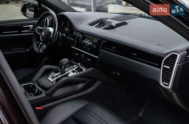 Внедорожник / Кроссовер Porsche Cayenne 2019 в 