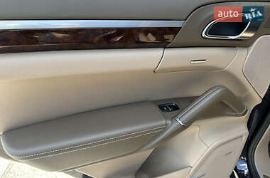 Внедорожник / Кроссовер Porsche Cayenne 2011 в 