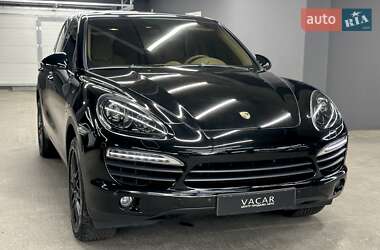 Внедорожник / Кроссовер Porsche Cayenne 2014 в 