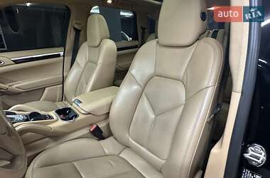 Внедорожник / Кроссовер Porsche Cayenne 2014 в 