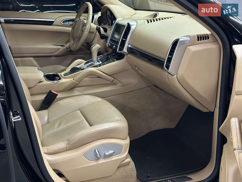 Позашляховик / Кросовер Porsche Cayenne 2014 в Харкові