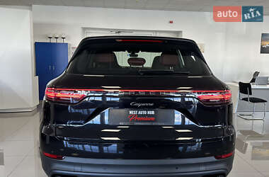 Позашляховик / Кросовер Porsche Cayenne 2022 в 