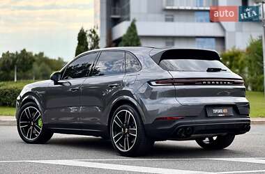 Позашляховик / Кросовер Porsche Cayenne 2024 в 