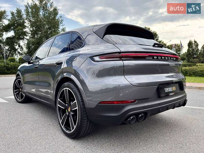 Внедорожник / Кроссовер Porsche Cayenne 2024 в Киеве