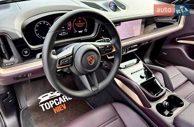 Позашляховик / Кросовер Porsche Cayenne 2024 в 
