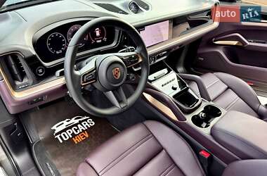 Позашляховик / Кросовер Porsche Cayenne 2024 в 