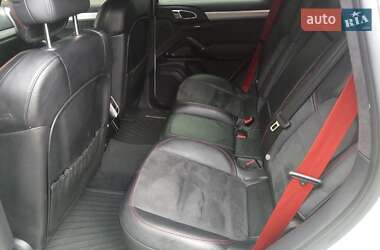 Внедорожник / Кроссовер Porsche Cayenne 2015 в 
