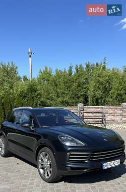 Внедорожник / Кроссовер Porsche Cayenne 2018 в 