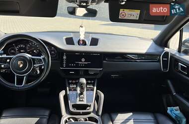 Внедорожник / Кроссовер Porsche Cayenne 2018 в 