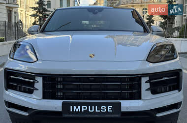 Внедорожник / Кроссовер Porsche Cayenne 2024 в 